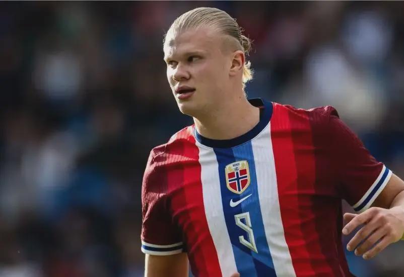 1亿镑！曼城头号引援目标遇天价，安德森转会陷僵局（1亿英镑要价！曼城追逐安德森受阻，交易陷入僵持）