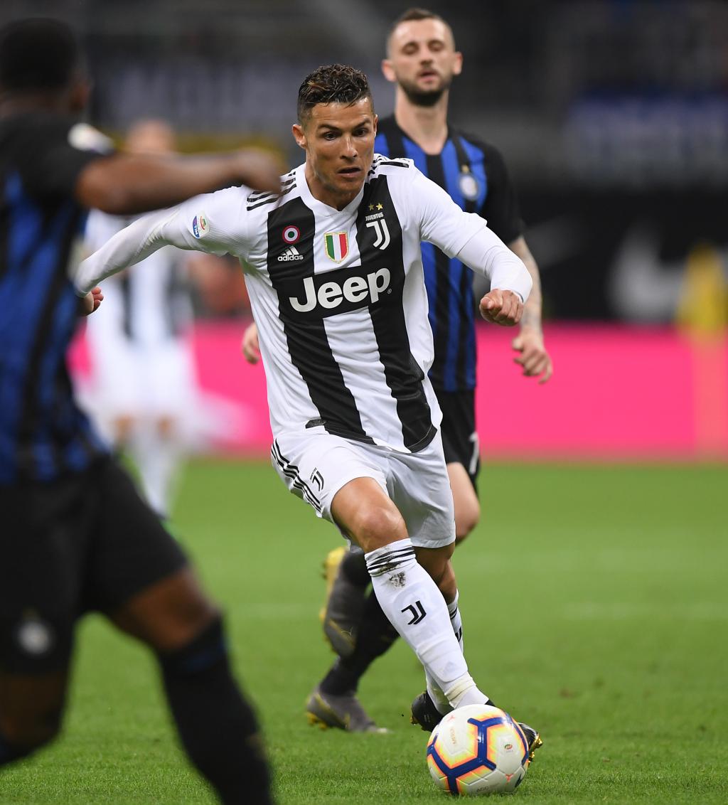 造6次机会+助攻，姆伯莫当选喀麦隆1-0加蓬全场最佳球员（创6次机会并送助攻，姆伯莫当选喀麦隆1-0加蓬之战全场最佳）