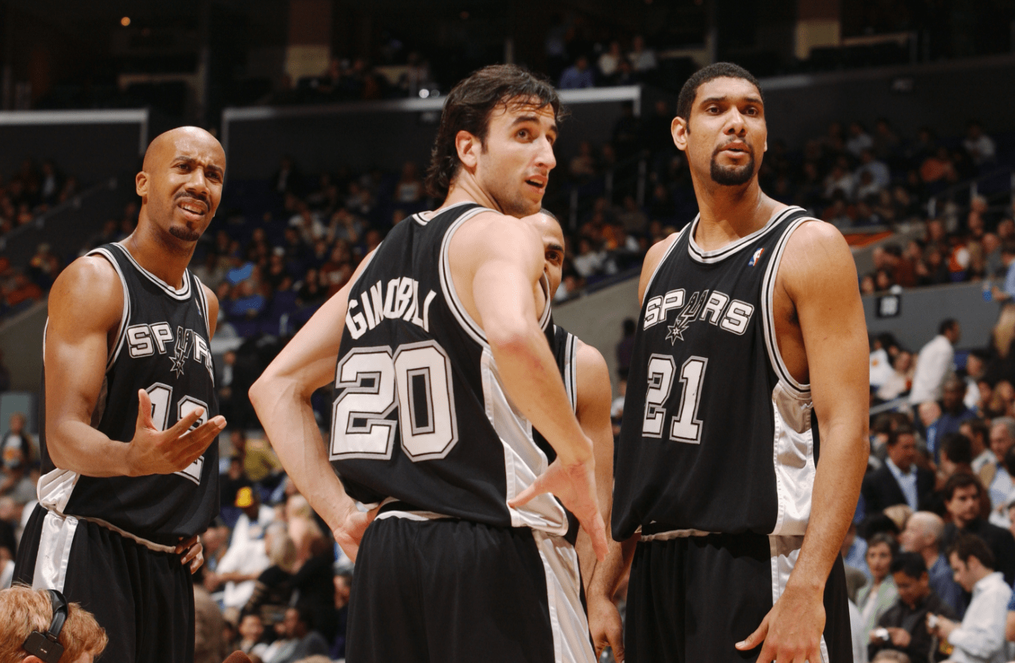 英媒：日本侵略者照片事件是个失误，布莱顿和英超此前都不了解此事（英媒：“日本侵略者照片”风波系疏忽，布莱顿与英超此前均不知情）