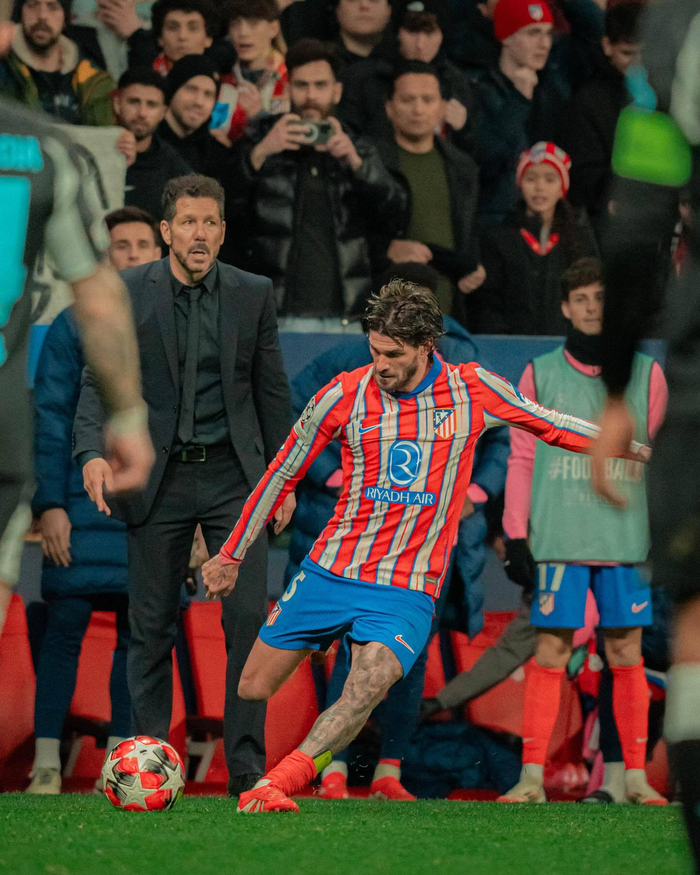 英媒：利物浦伤兵满营，对阵狼队或多达8人缺阵（英媒称利物浦伤情告急，战狼队恐多达8人缺席）